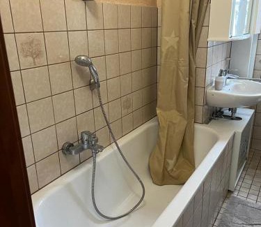 Schalke Apartamento | Gästewohnung 1 OGR in der Nähe zur Veltinsarena - Gästewilli 1