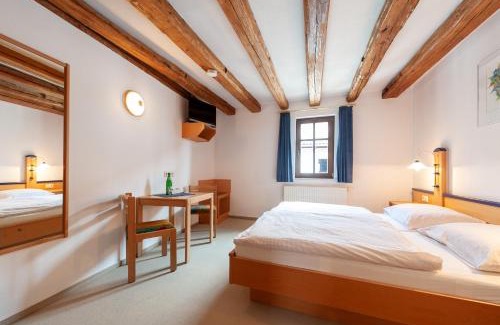 Grosskarlbach Cama Y Desayuno | Gästezimmer im Weingut Wolf