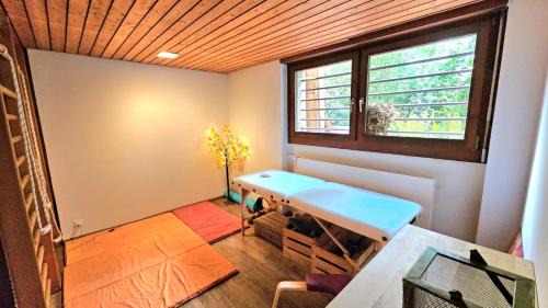 Aesch Casa | Gästezimmer in alternativer Kulturvilla