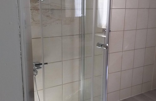 Kinheim Apartamento | Gästezimmer Ring, Deutschland