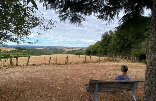 Crespin Casa | Gîte 'à la campagne' met gedeeld zwembad.