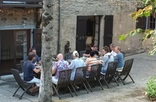 Crespin Casa | Gîte 'à la campagne' met gedeeld zwembad.