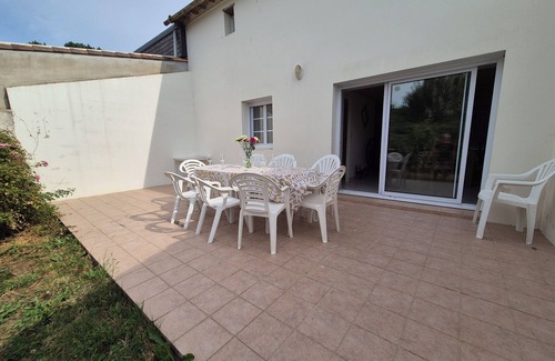 Le Poire-sur-Vie Casa | Gîte Ô Pré'Vert. Gite for up to 15 people.