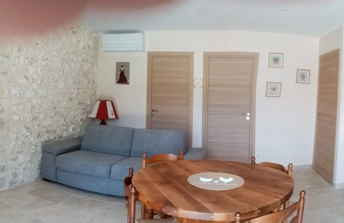 Senas Casa | Gîte 1 Attenant au Mas. Possibilité D'un Deuxième Gîte Identique Gite 2