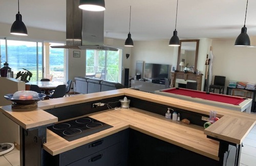La Roche-Vineuse Casa | Gîte 15 persons