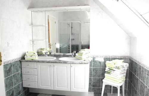 Plestin-les-Greves Casa | Gîte 4 km mer, 1 km centre ville, pour 8 pers