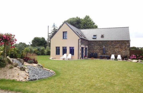 Plestin-les-Greves Casa | Gîte 4 km mer, 1 km centre ville, pour 8 pers