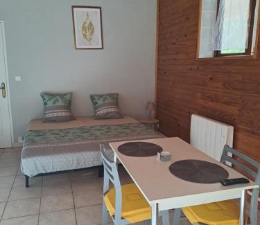 Aubenas Apartamento | Gîte 4 "OLIA" aux Magnolias