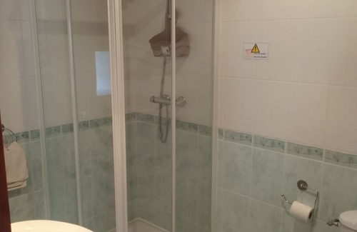 Rostrenen Casa | Gîte 4 Personnes en Centre Bretagne, Avec Piscine Extérieure Chauffée et spa