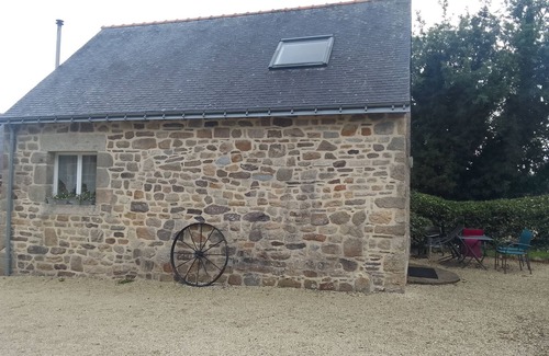 Rostrenen Casa | Gîte 5 Personnes en Centre Bretagne, Avec Piscine Exterieure Chauffée et spa