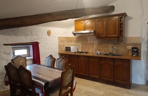 Grospierres Apartamento | Gîte #9, 4 Pers, Domaine De Ribiere