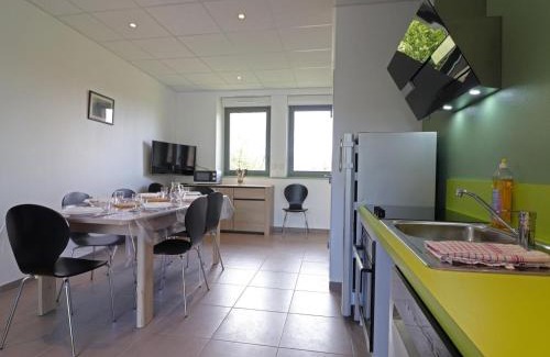 Lonlay-l'Abbaye Apartamento | Gîte adapté aux handicapés, idéal randonneurs et familles - FR-1-497-234