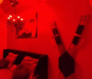 Benfeld Casa | Gîte Ange ou Démon, jacuzzi, sauna, love room, location à la journée