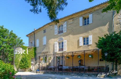 Montboucher-sur-Jabron Apartamento | Gîte au château