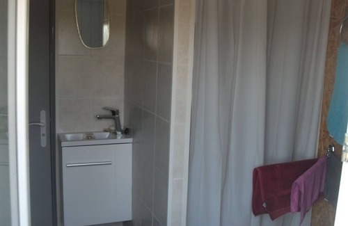Sainte-Gemme-la-Plaine Apartamento | Gîte Avec Piscine 2 Personnes + 1 Enfant