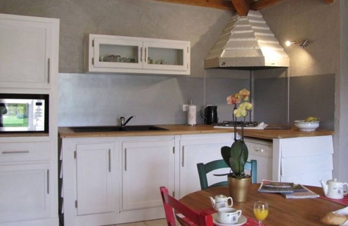 Montagnac-sur-Lede Otro | Gîte Avec Piscine Privée en Périgord. Au Calme Dans les Bois