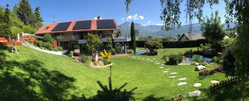 Barberaz Casa | Gîte avec piscine chauffée & aires de jeux pour enfants