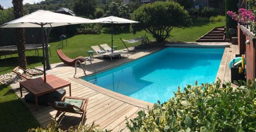 Barberaz Casa | Gîte avec piscine chauffée & aires de jeux pour enfants