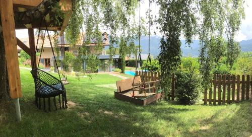 Barberaz Casa | Gîte avec piscine chauffée & aires de jeux pour enfants