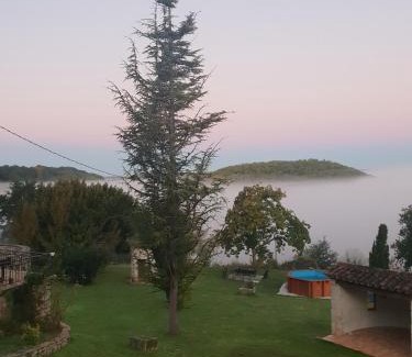 Hautefage-la-Tour Casa | Gîte avec vue