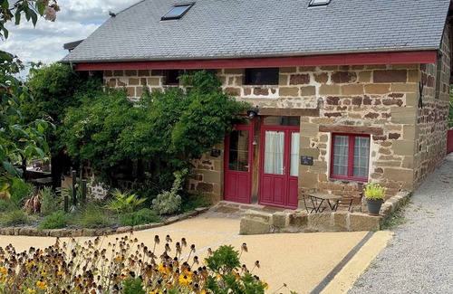 Objat Casa | Gîte "côté pré"- "Les sources" self-catering estate, Objat, Corrèze