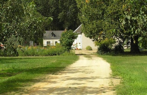 La Chapelle-aux-Choux Casa | Gîte calme avec piscine chauffée, cheminée, salle de jeux et vélos - parfait pour familles et amis - FR-1-410-141