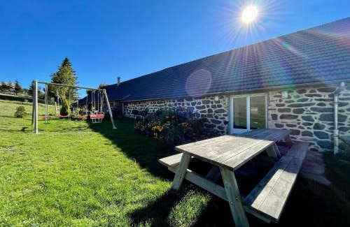 Freycenet-la-Cuche Casa | Gîte chaleureux 5 chambres près de Freycenet-la-Cuche, idéal pour familles et amis, animaux admis - FR-1-582-23