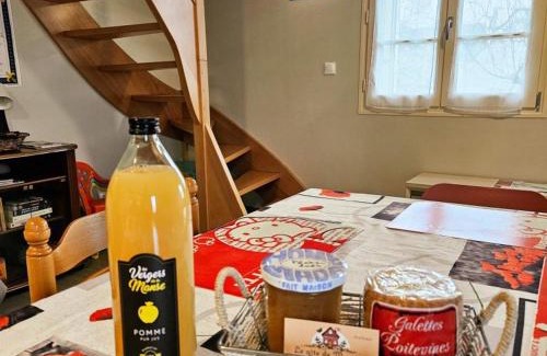 Sazilly Casa | Gîte charmant à Sazilly avec jardin privatif et WiFi - FR-1-381-608