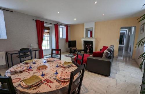 Cherves-Richemont Casa | Gîte charmant au cœur d'un château historique avec parc, proche de Cognac, idéal famille et nature - FR-1-653-167