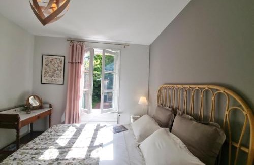 Saint-Galmier Casa | Gîte charmant avec jardin, terrasse et tout confort à Saint-Galmier - FR-1-496-293