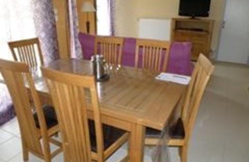 Vouecourt Casa | Gîte Confortable avec Terrasse et Jardin Clôturé - FR-1-611A-10