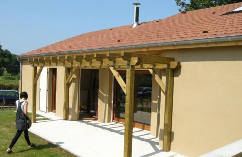 Vouecourt Casa | Gîte Confortable avec Terrasse et Jardin Clôturé - FR-1-611A-10