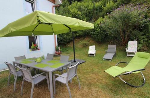 Granges-Aumontzey Casa | Gîte Confortable en Pleine Forêt avec Étang, Idéal pour Familles et Amis - FR-1-589-154