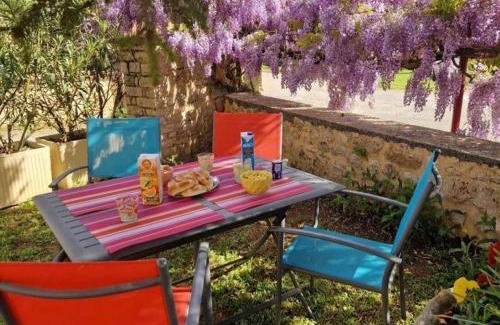 Cherveix-Cubas Casa | Gîte cosy 4 pers., terrasse, proche activités nature, WiFi, parking à Cherveix-Cubas - FR-1-616-392