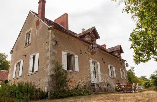 Arthon Casa | Gîte cosy en Berry avec jardin et parking, proche de Châteauroux, pour 10 personnes - FR-1-591-31