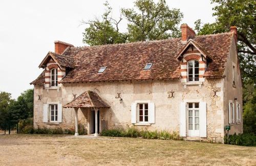 Arthon Casa | Gîte cosy en Berry avec jardin et parking, proche de Châteauroux, pour 10 personnes - FR-1-591-31
