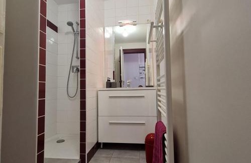 Luneville Casa | Gîte cosy face au parc des Bosquets, avec parking, terrasse et à deux pas du château de Lunéville - FR-1-584-293