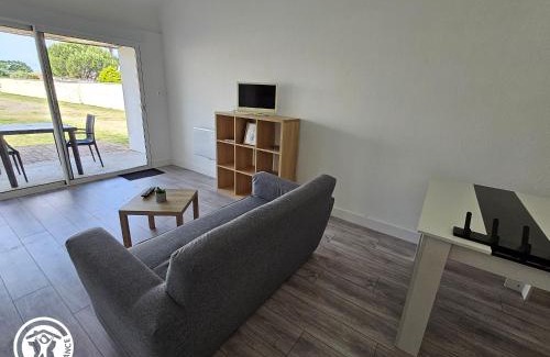 Saint-Michel-en-l'Herm Casa | Gîte cosy pour 2, proche plages et Marais Poitevin, avec terrasse privative à Saint-Michel-en-l'Herm - FR-1-426-549