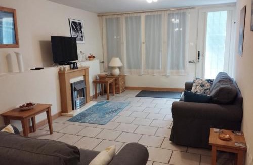 Magnac-Laval Casa | Gîte Déco perfect for couples & families close to all amenities