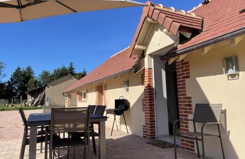 Thiel-sur-Acolin Casa | Gîte de charme à Thiel-sur-Acolin : terrasse, grand terrain, barbecue et équipements modernes - FR-1-489-338