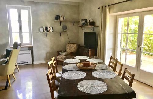 Lusignan-Petit Casa | Gîte de charme à la campagne