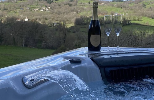 Lagleygeolle Casa | Gîte de Charme à Proximité de Collonges la Rouge Climatisé Avec spa