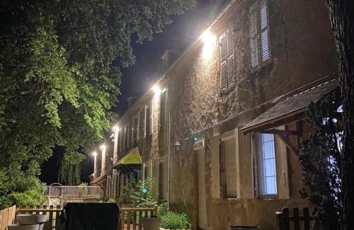 Souvigny Casa | Gîte de charme à Souvigny avec jardin et animaux acceptés - FR-1-489-583