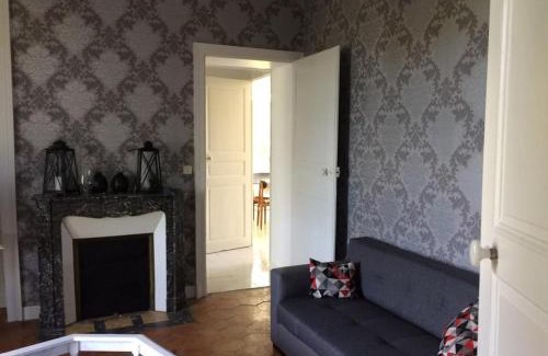 Ecommoy Casa | Gîte de charme au Mans, 4 chambres, grand jardin, terrasse, Wi-Fi, proche commerces - FR-1-410-318