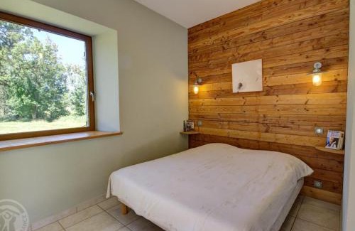 Croizet-sur-Gand Casa | Gîte de charme avec piscine privative, terrasse, jardin, proche rivière - animaux acceptés - FR-1-496-25