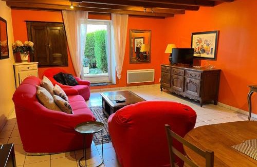 Lironcourt Casa | Gîte de Charme avec Terrasse près de Bourbonne-les-Bains, 2 chambres, poêle à bois, Wifi inclus - FR-1-589-118