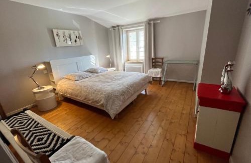 Lironcourt Casa | Gîte de Charme avec Terrasse près de Bourbonne-les-Bains, 2 chambres, poêle à bois, Wifi inclus - FR-1-589-118