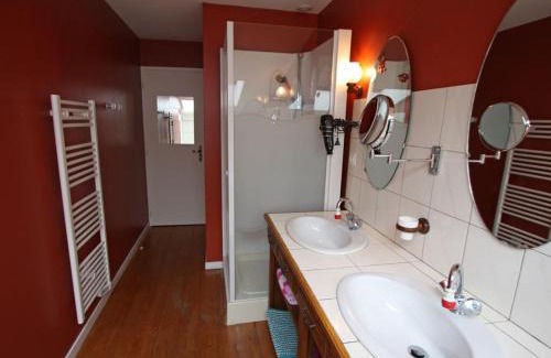 Lironcourt Casa | Gîte de Charme avec Terrasse près de Bourbonne-les-Bains, 2 chambres, poêle à bois, Wifi inclus - FR-1-589-118