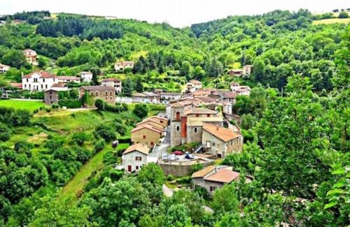 Chagnon Casa | Gîte de charme avec terrasse, Wi-Fi et équipement bébé - FR-1-496-125