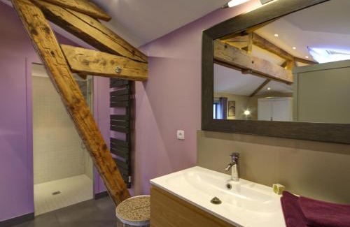 Chagnon Casa | Gîte de charme avec terrasse, Wi-Fi et équipement bébé - FR-1-496-125
